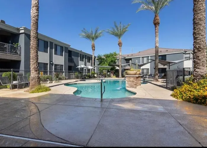 Modern 2Br Oasis!