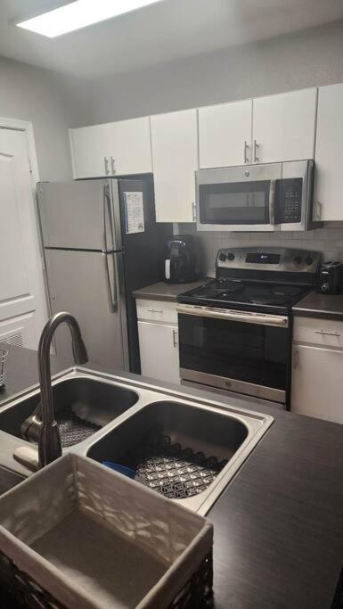 Apartment Modern 2br Oasis! *
